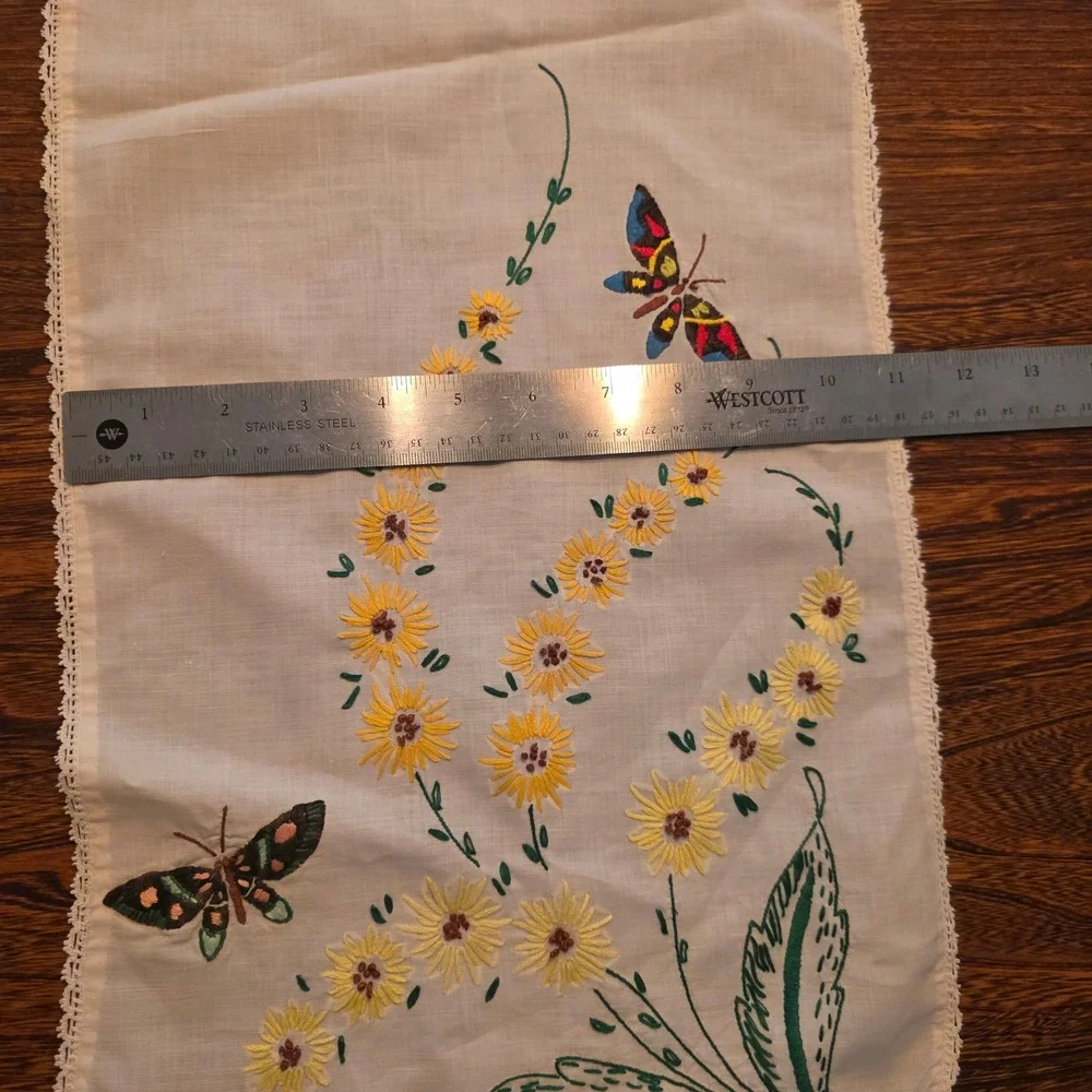 Vintage Hand Embroidered Table Runner Yellow Daisy Butterfly Lace Trim 39x11